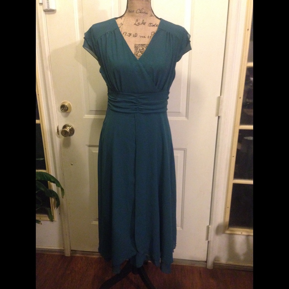 NWT Green Fashion Mia Sleeveless Maxi Dress